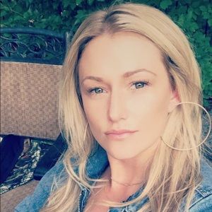 Meet your Posher, Alyson